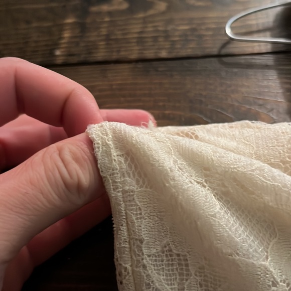 Chloe-K Lace Eggshell Tank top - Picture 5 of 5